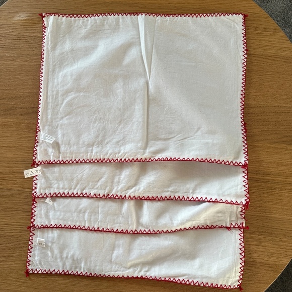 Set of 4 HomeTrends  Charles Christmas Cat Placemat - Picture 6 of 7